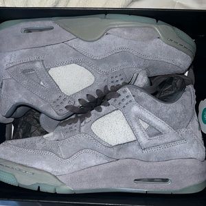 Rare Jordan 4 Kaws - Mint Condition, Size 9.5!